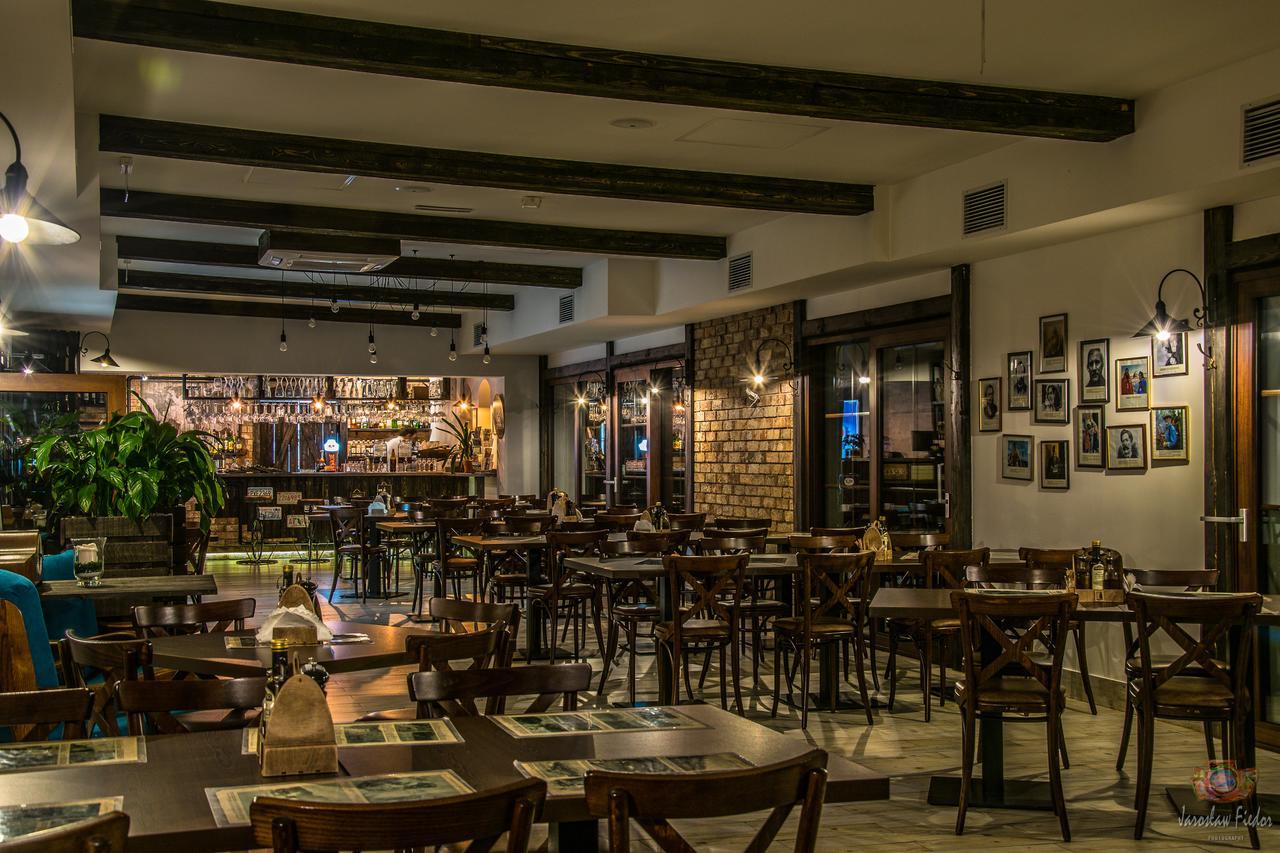 Oświęcim Old Tree Village & Restaurant מראה חיצוני תמונה